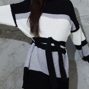 PRETTY LITTLE THING SIZE MEDIUM